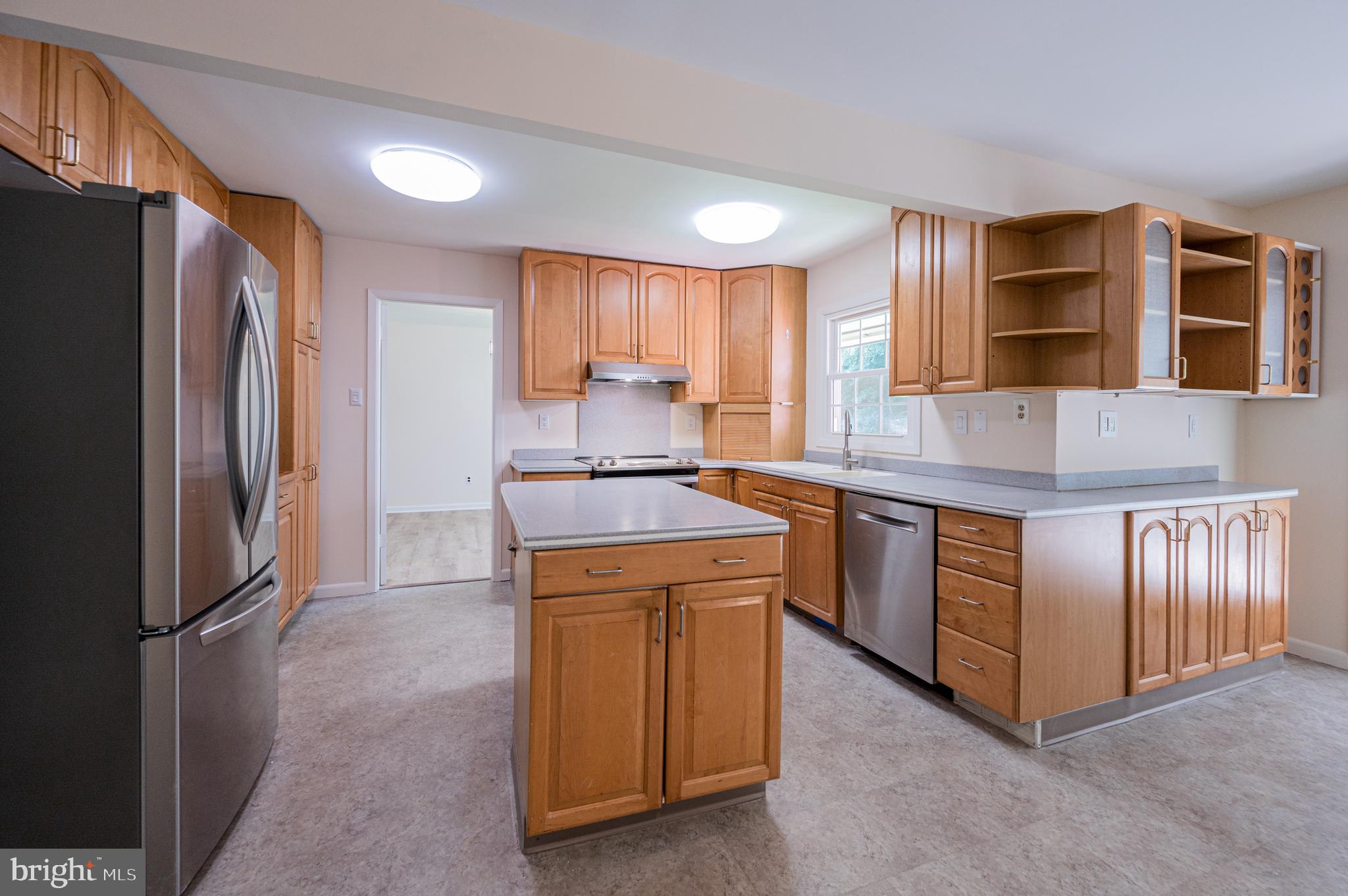 8816 Churchfield Lane Laurel, MD 20708 - Photo 10 of 45 Kitchen