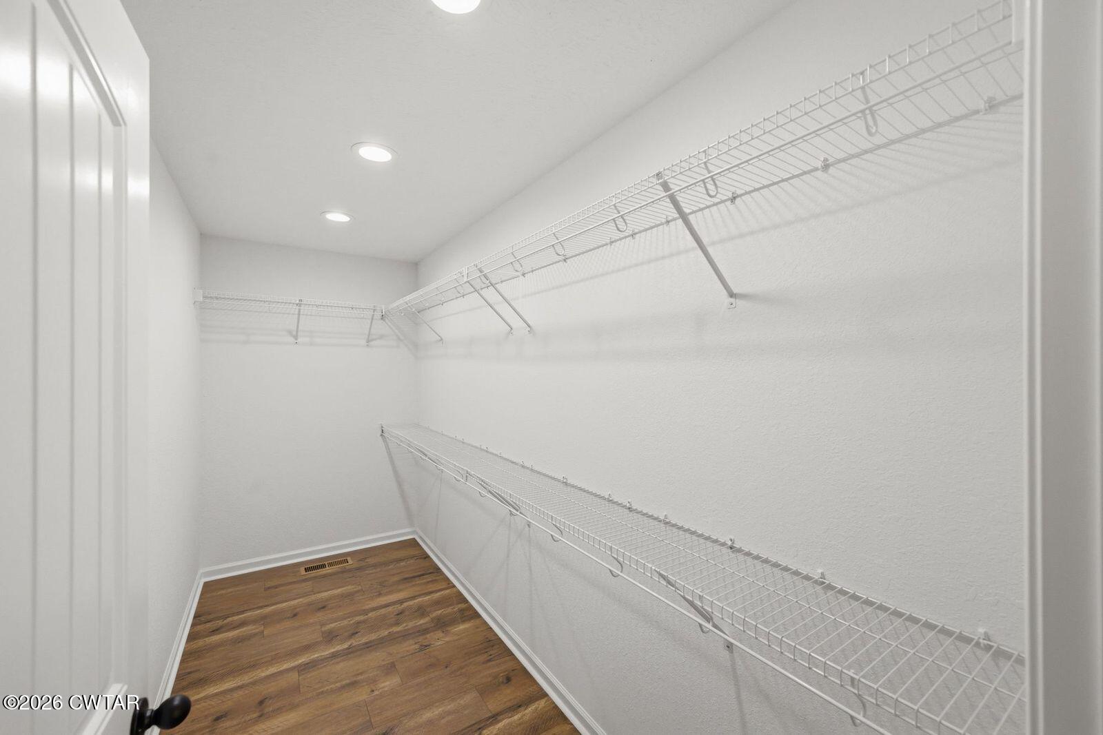 435 Old Huntingdon Road Lexington, TN 38351 - Photo 9 of 26 a view of a room with wooden floor