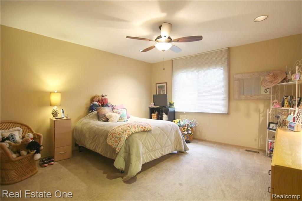 30215 High Valley Road Farmington Hills, MI 48331 - Photo 21 of 30