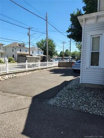 $2,050 | 149 New Haven Avenue, Unit 2, Milford, CT 06460