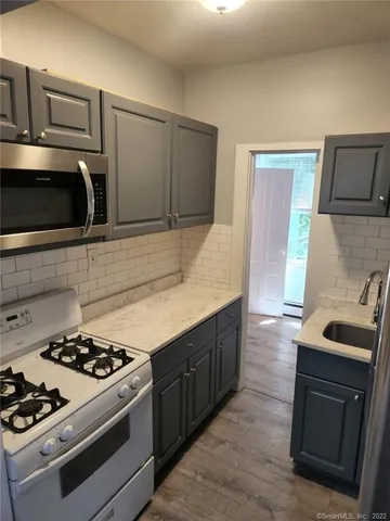 $2,050 | 149 New Haven Avenue, Unit 2, Milford, CT 06460