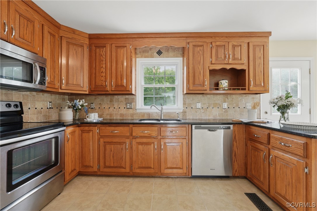 906 Dorset Road Powhatan, VA 23139 - Photo 9 of 30