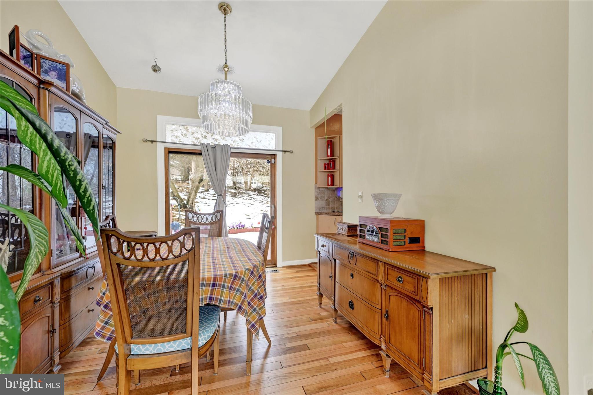 6816 Timberlane Road Baltimore, MD 21209 - Photo 12 of 28