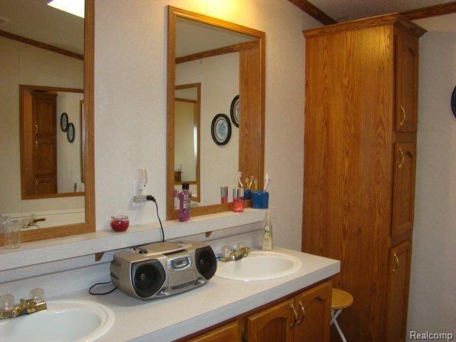 4089 Snook Road Metamora, MI 48455 - Photo 9 of 14 Mstr Bath