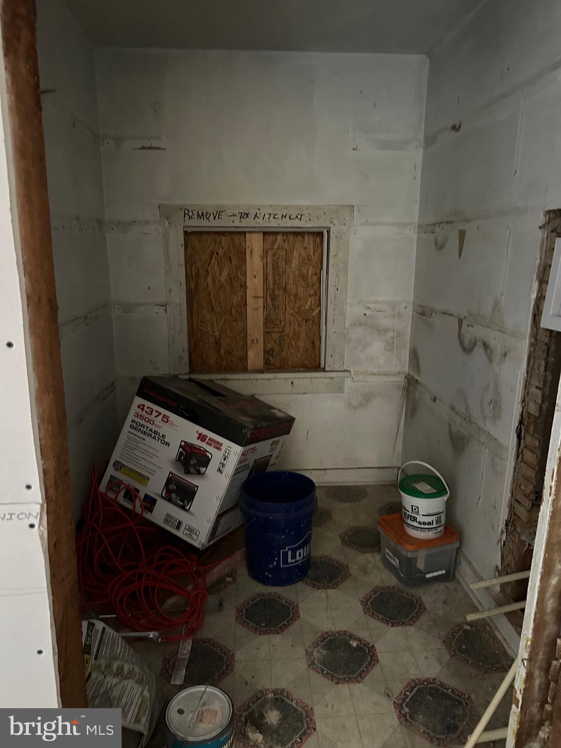 24872 Meeting House Road Denton, MD 21629 - Photo 17 of 73 a living room with furniture and a rug