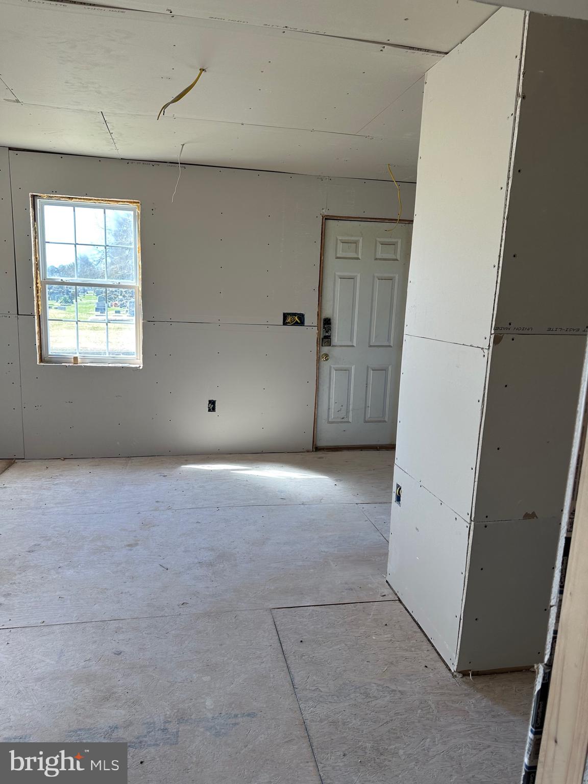 24872 Meeting House Road Denton, MD 21629 - Photo 47 of 73 an empty room with windows