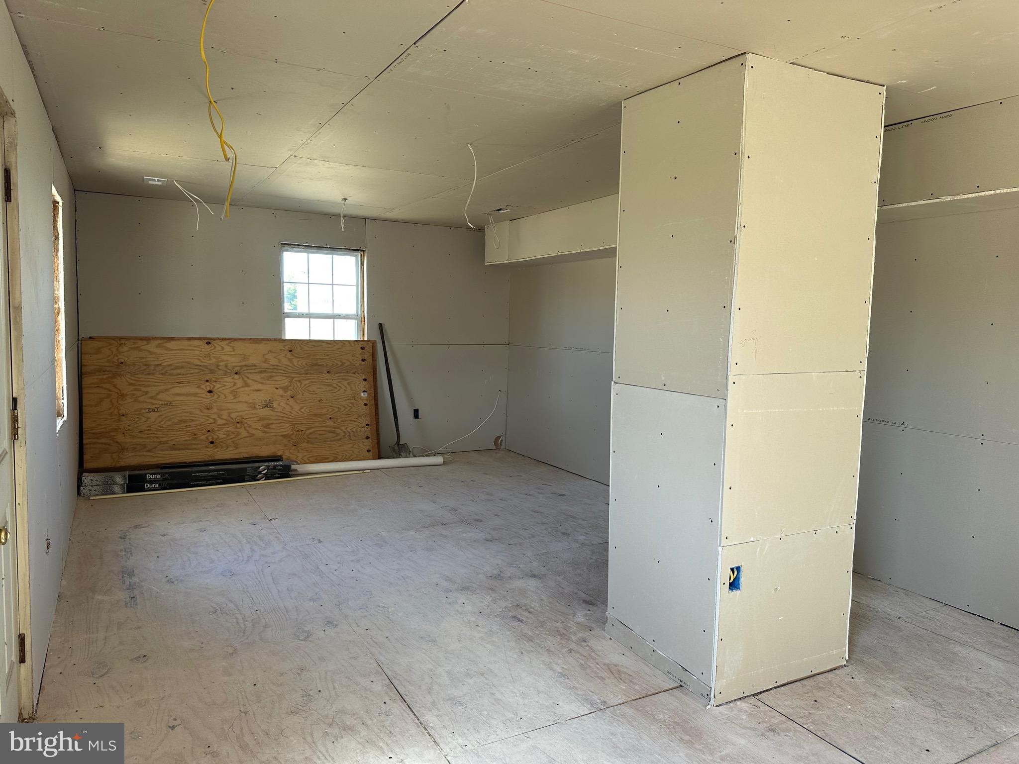 24872 Meeting House Road Denton, MD 21629 - Photo 70 of 73 a view of an empty room with windows