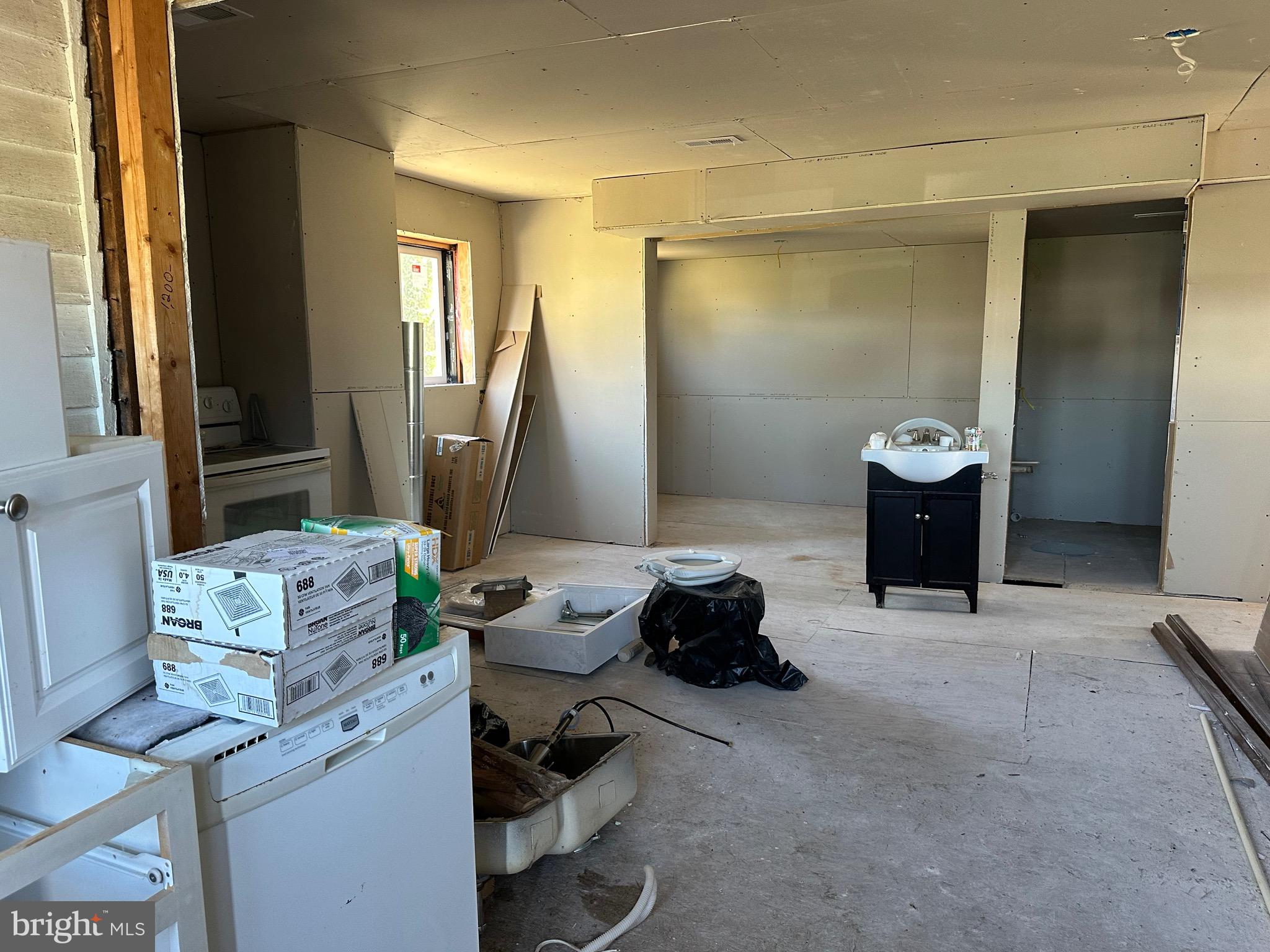 24872 Meeting House Road Denton, MD 21629 - Photo 73 of 73 a view of a workspace with kitchen