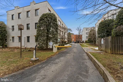 $370,000 | 3825 Davis Place Northwest, Unit 102, Washington, DC 20007