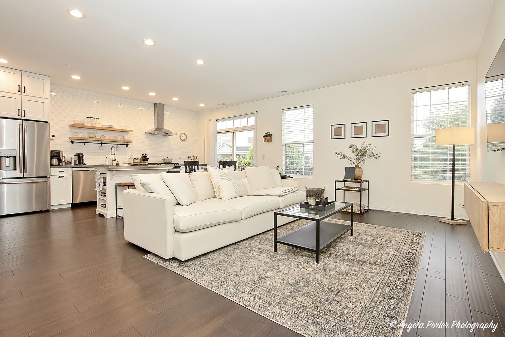 2624 Evergreen Circle McHenry, IL 60050 - Photo 3 of 18 a living room with furniture and a table