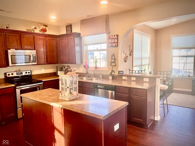 $400,000 | 6928 West Winding Bend, McCordsville, IN 46055