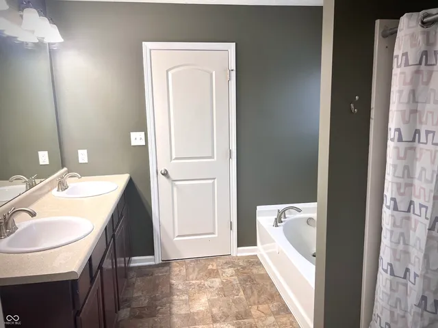 $400,000 | 6928 West Winding Bend, McCordsville, IN 46055