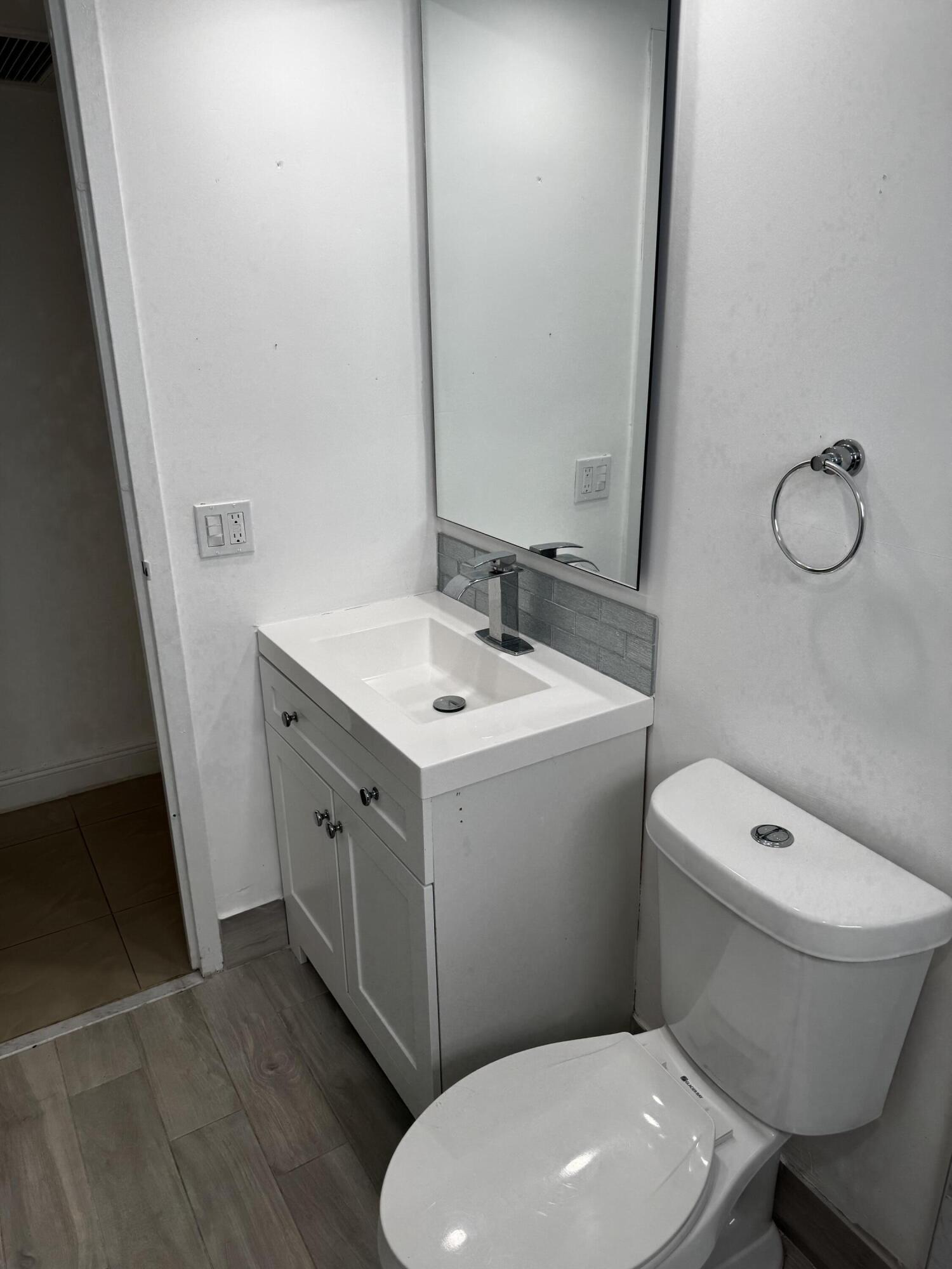 153 Monaco Way, Unit D Delray Beach, FL 33446 - Photo 17 of 20 IMG_2045