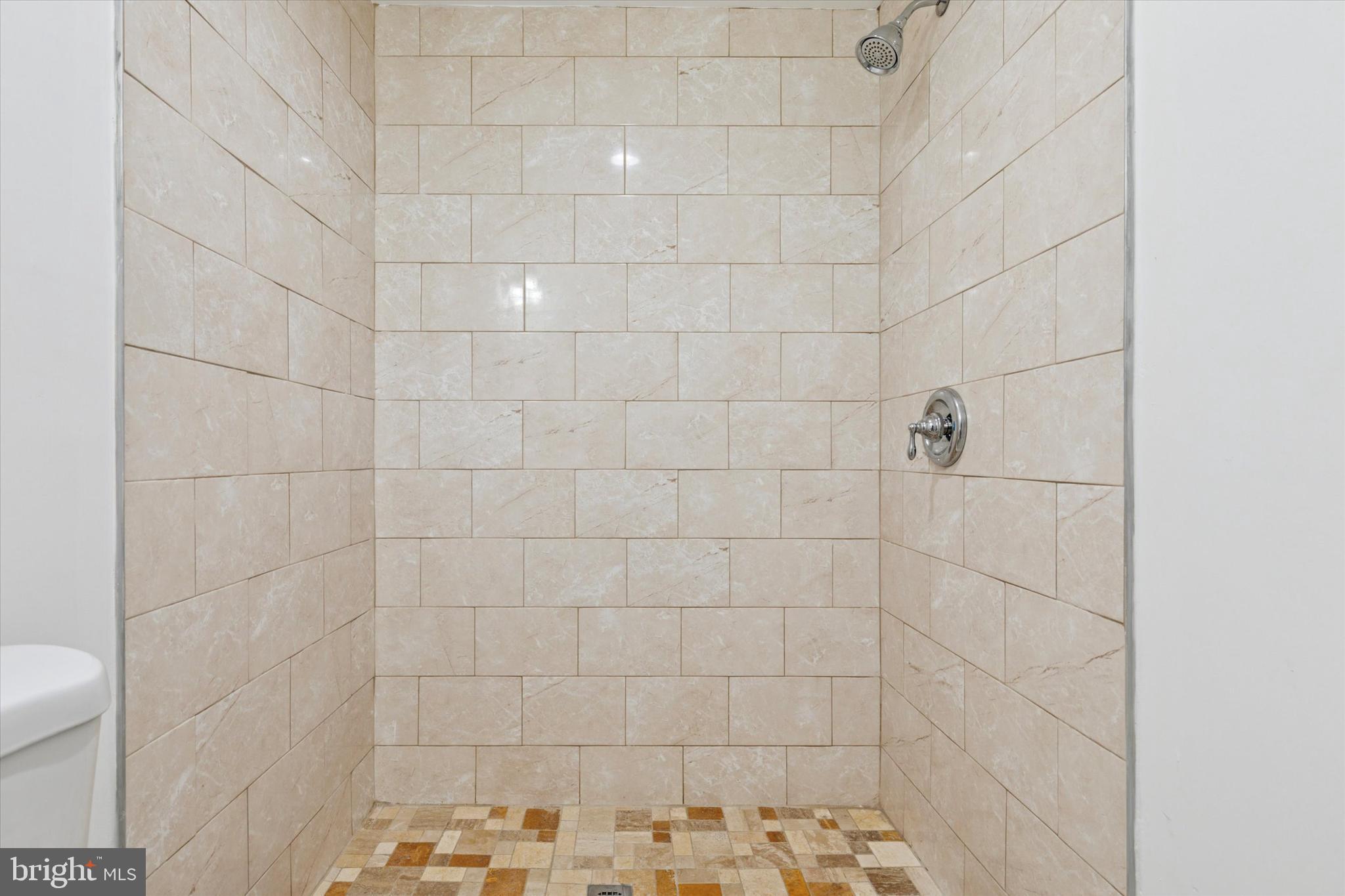 290 Hatboro Road Ivyland, PA 18974 - Photo 27 of 45 a bathroom with a shower