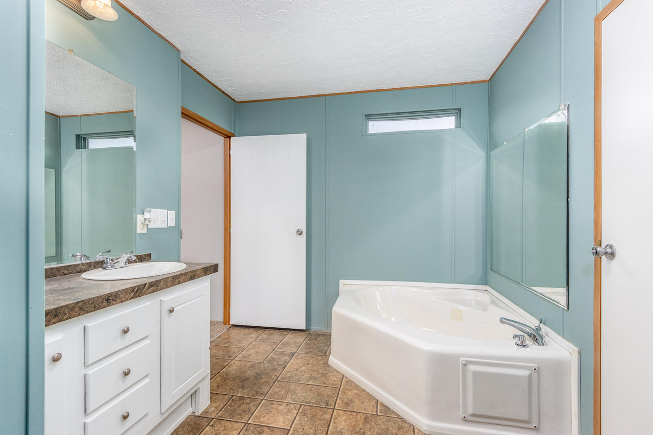 6960 Whitehouse Road Greeneville, TN 37745 - Photo 16 of 21 Interior-6