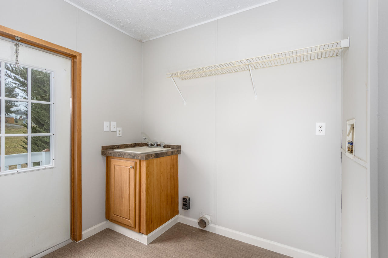 6960 Whitehouse Road Greeneville, TN 37745 - Photo 18 of 21 Interior-8