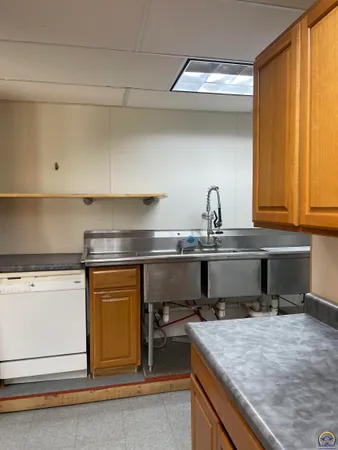 $474,900 | 1325 Southeast 85th Street, Wakarusa, KS 66546