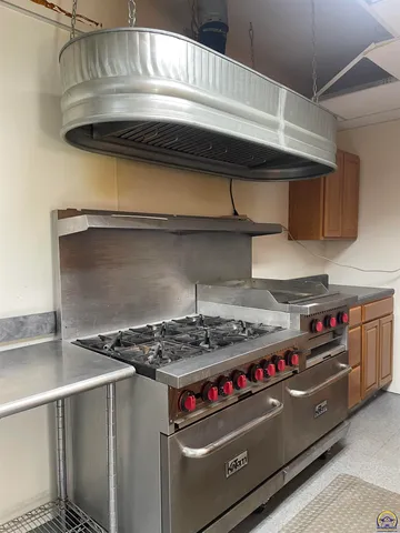 $599,900 | 1325 Southeast 85th Street, Wakarusa, KS 66546