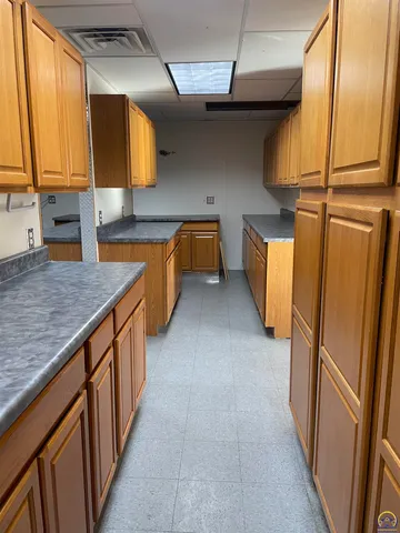 $599,900 | 1325 Southeast 85th Street, Wakarusa, KS 66546