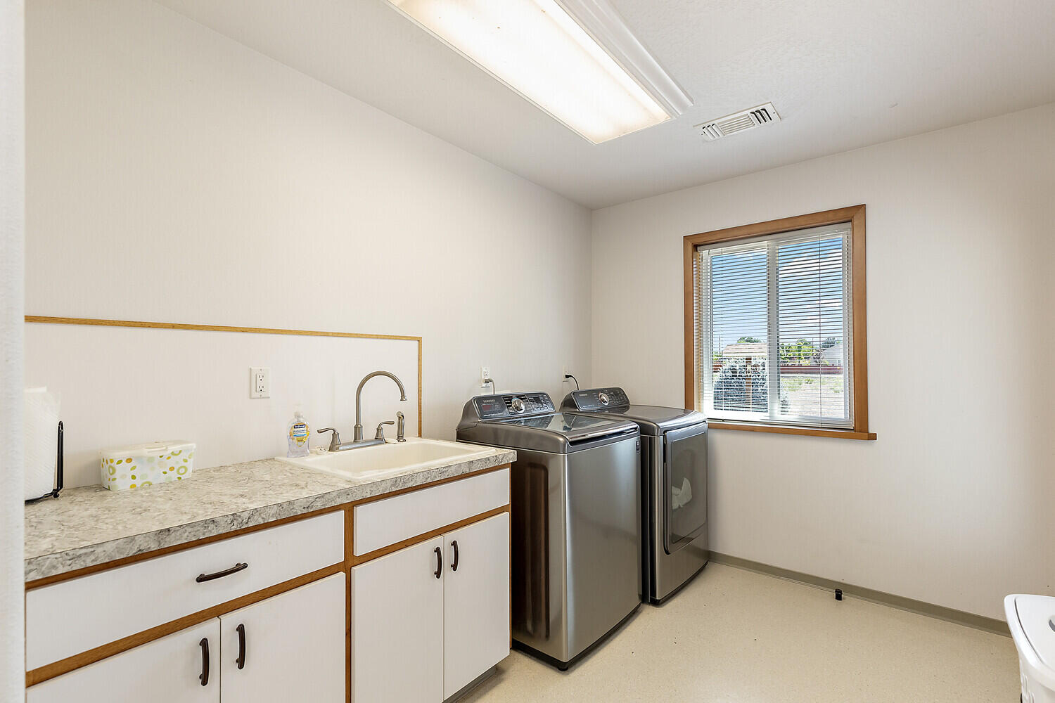 2334 Corey Road Central Point, OR 97502 - Photo 25 of 41 26
