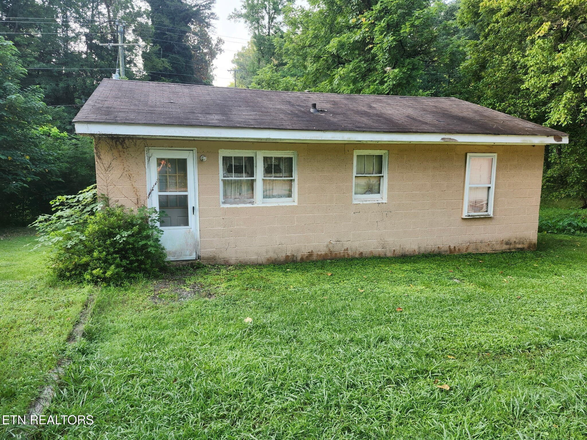 679 Hen Valley Road Oliver Springs, TN 37840 - Photo 10 of 13 Gallery Image 10