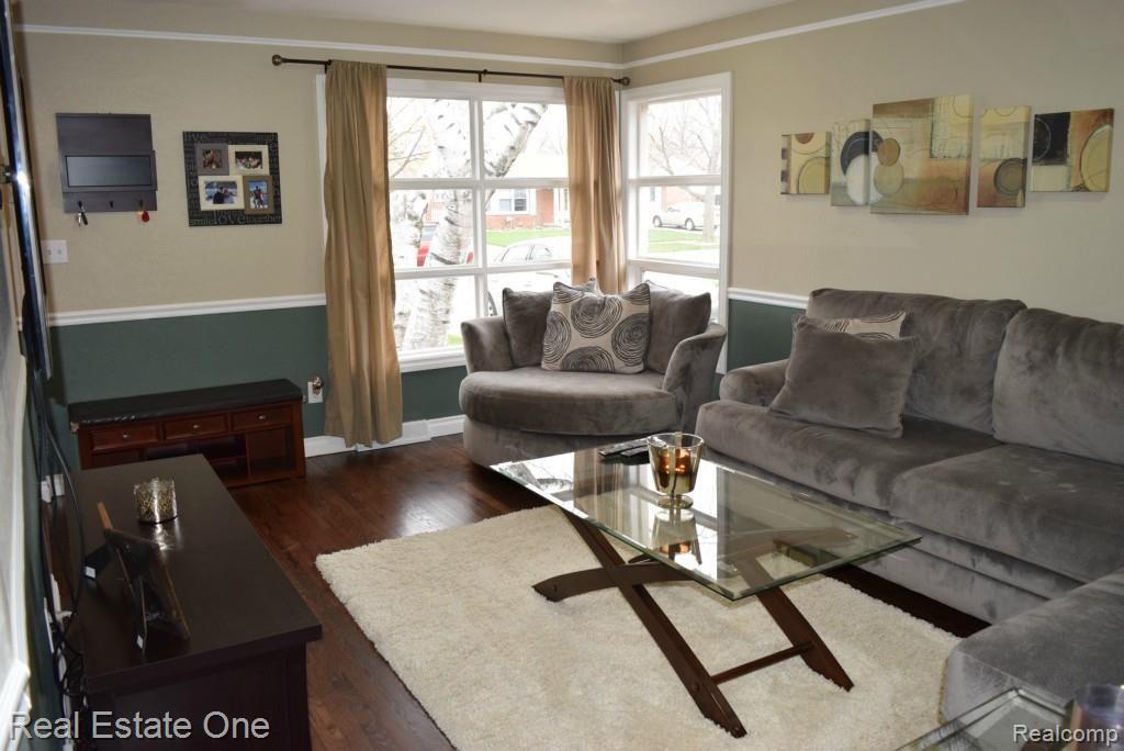 3902 Mark Orr Road Royal Oak, MI 48073 - Photo 15 of 47 3902 Mark Orr 006.jpg