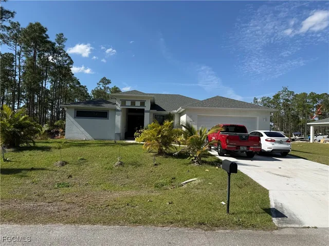$2,300 | 1407 Eighth Avenue, Lehigh Acres, FL 33972