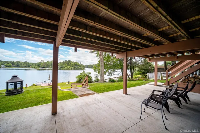 a view of a garden with houses