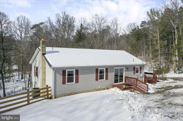 $430,000 | 444 Castleton Ford Road, Castleton, VA 22716