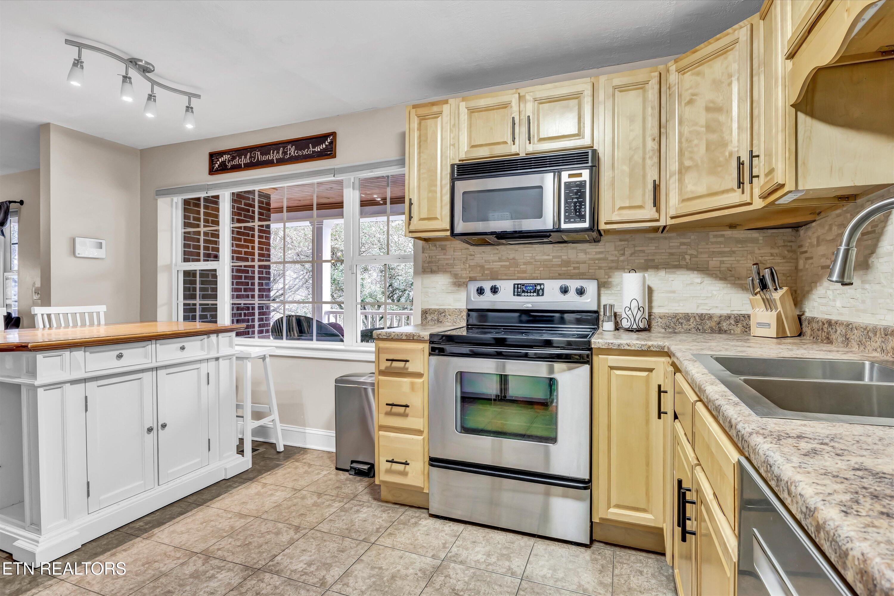 1133 Catlett Road Knoxville, TN 37932 - Photo 11 of 33 Kitchen