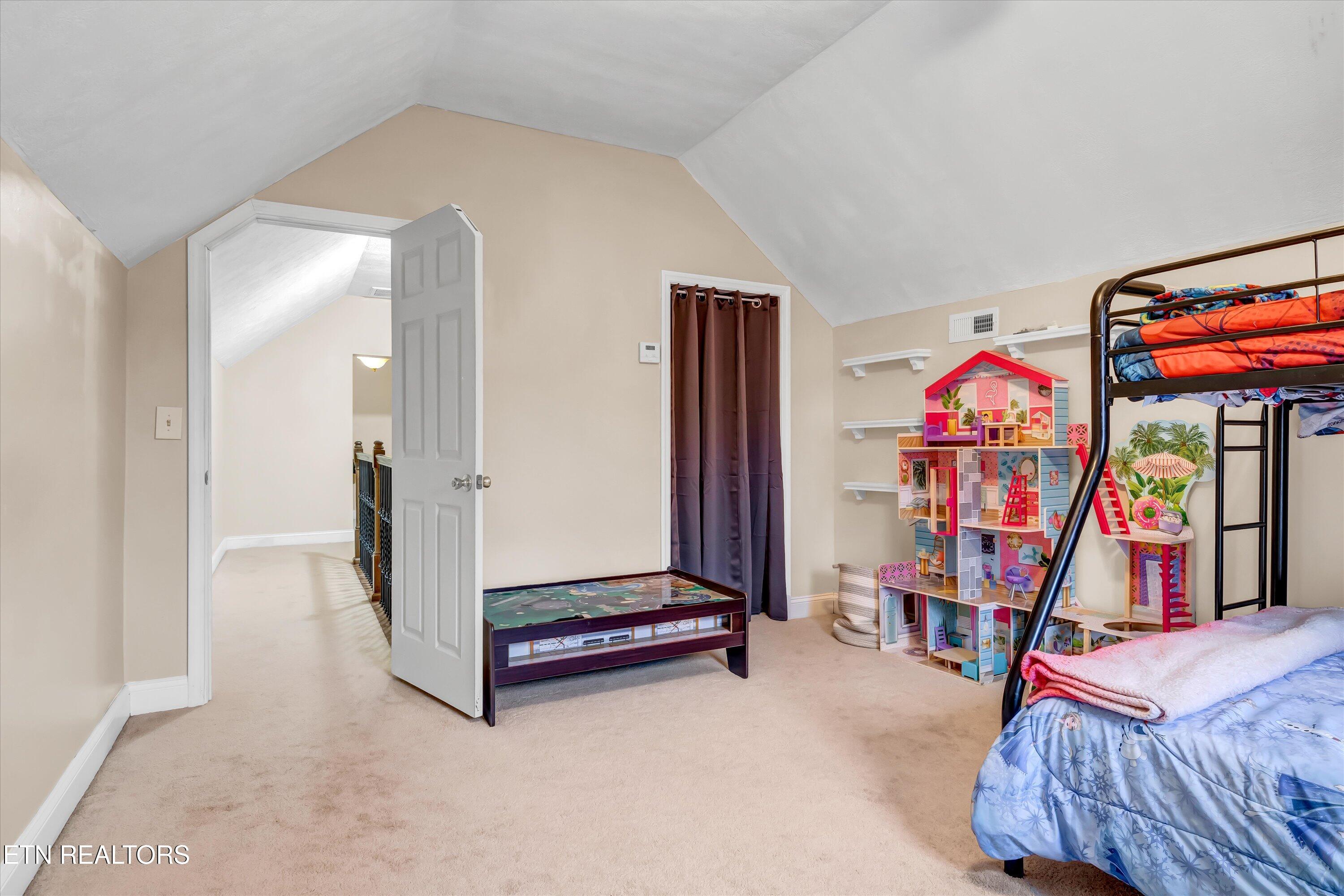 1133 Catlett Road Knoxville, TN 37932 - Photo 25 of 33 Third Bedroom