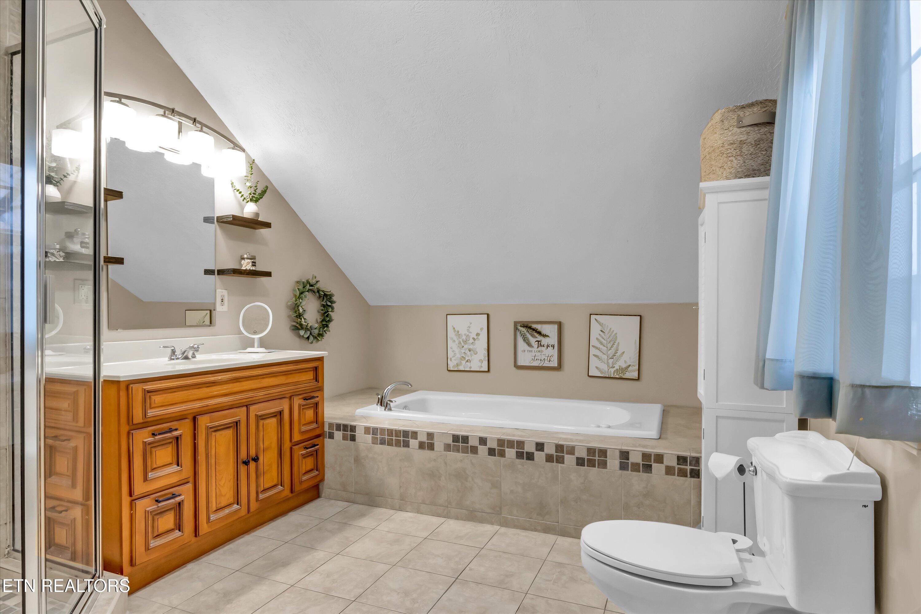 1133 Catlett Road Knoxville, TN 37932 - Photo 31 of 33 Master Bath