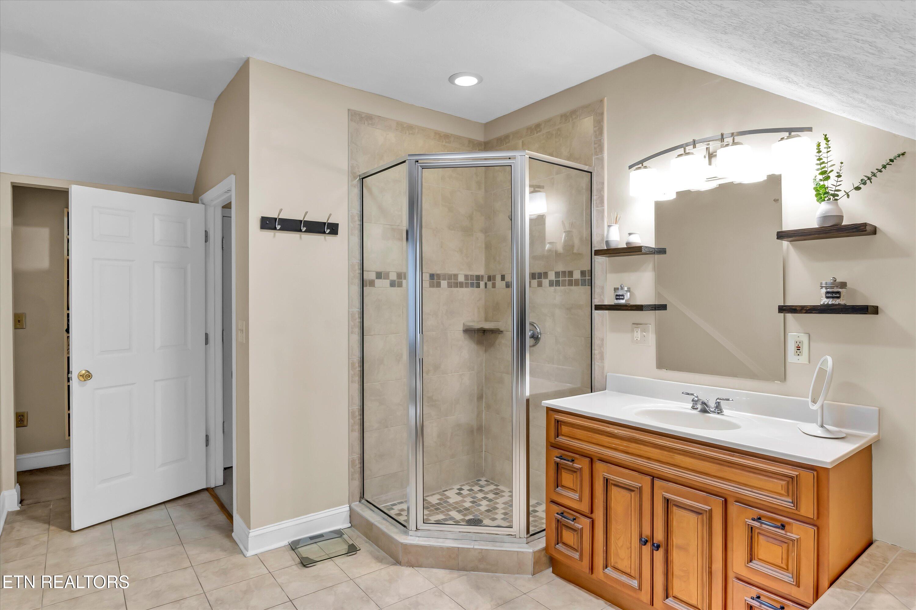 1133 Catlett Road Knoxville, TN 37932 - Photo 32 of 33 Master Bath