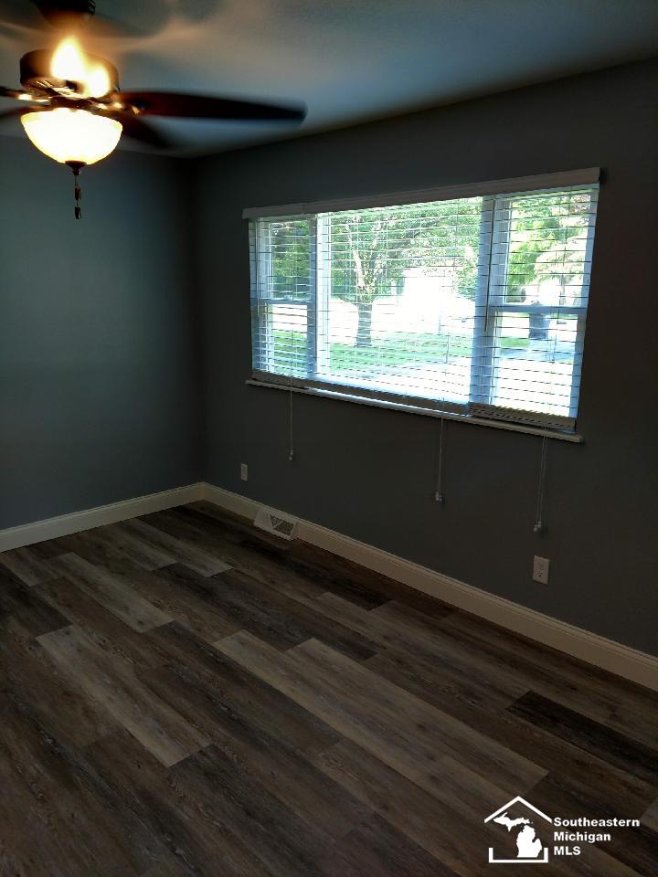 8212 Secor Road Lambertville, MI 48144 - Photo 5 of 10