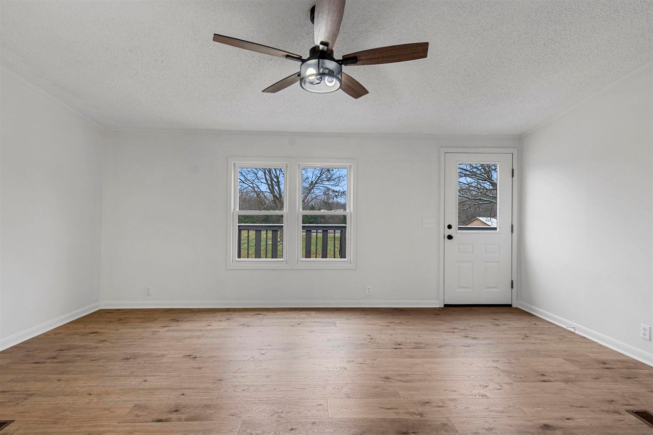 553 Lake Road Bowling Green, KY 42101 - Photo 3 of 26 Gallery Image 3