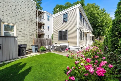 $880,000 | 11 8th Street, Unit 2, Cambridge, MA 02141