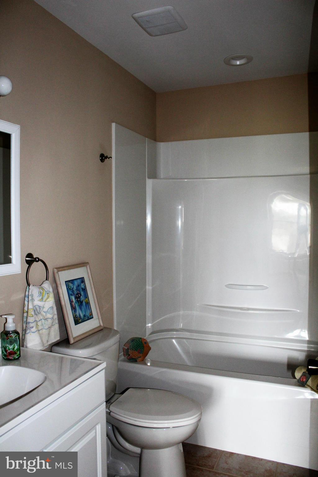 17062 Auburn Road Culpeper, VA 22701 - Photo 16 of 30 Upper Level Renovated Full Bath W/Ceramic Floors