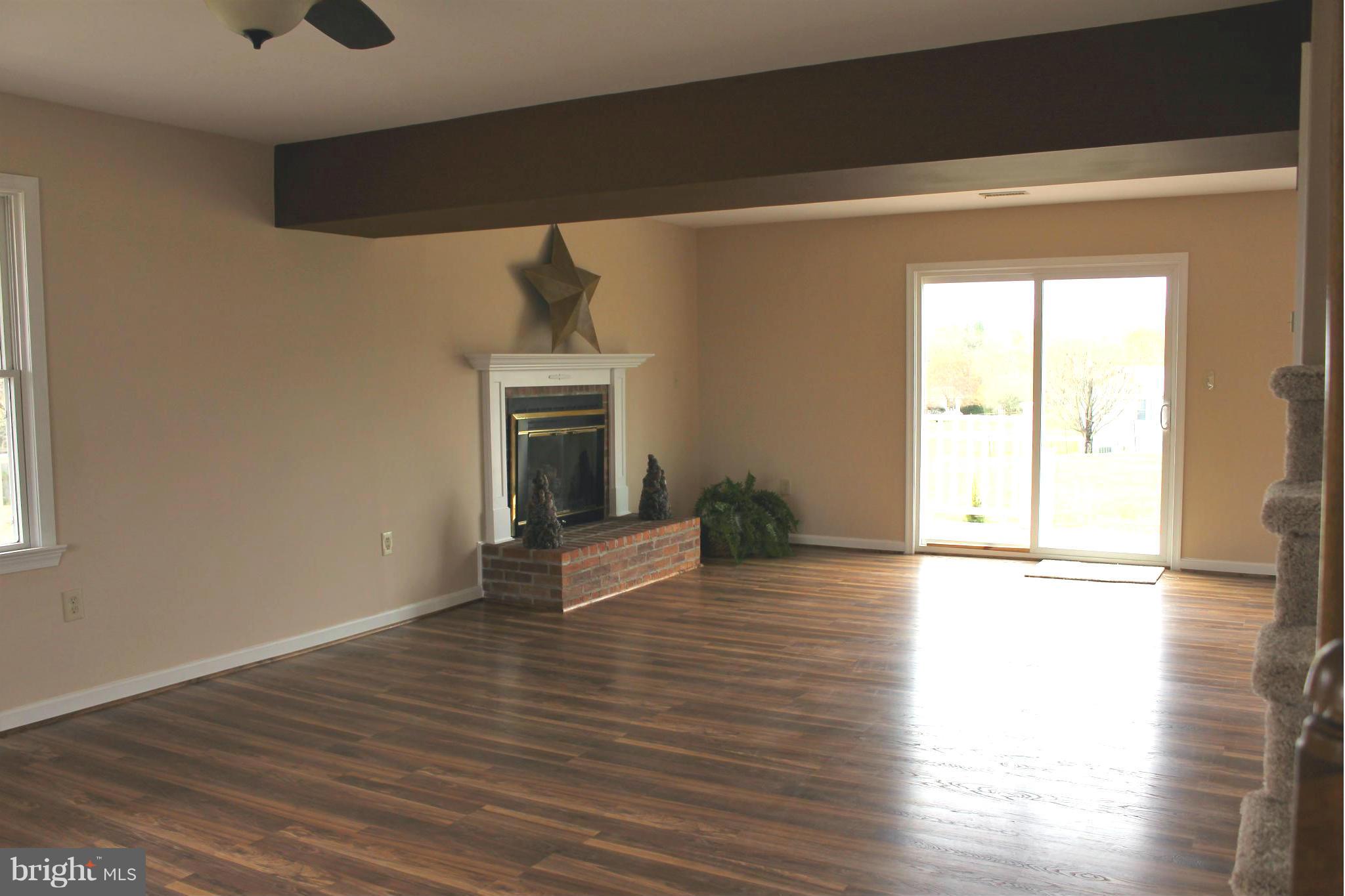 17062 Auburn Road Culpeper, VA 22701 - Photo 5 of 30 Beautiful Long Living Room