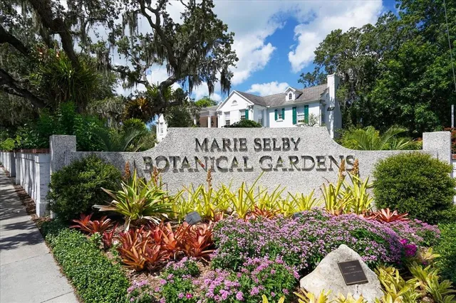 $330,000 | 3205 Golden Eagle Lane, Sarasota, FL 34231