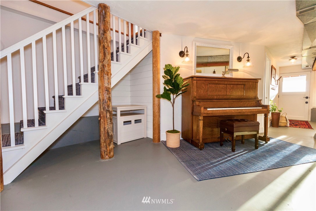 327 Gramayre Road Coupeville, WA 98239 - Photo 11 of 25 Gallery Image 11