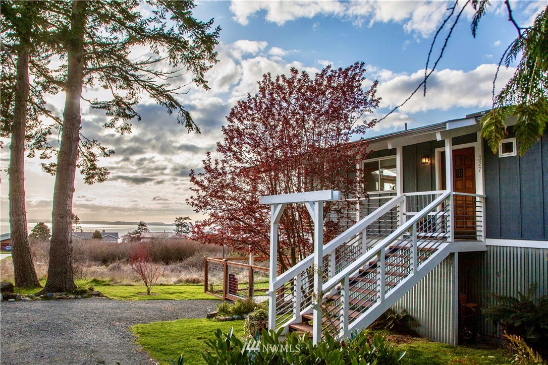 327 Gramayre Road Coupeville, WA 98239 - Photo 3 of 25 Gallery Image 3