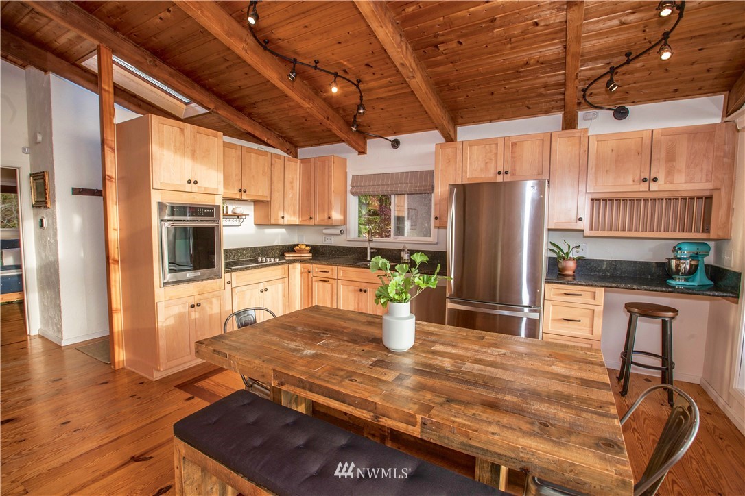 327 Gramayre Road Coupeville, WA 98239 - Photo 6 of 25 Gallery Image 6