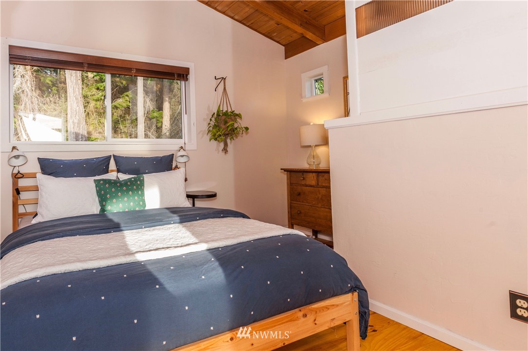 327 Gramayre Road Coupeville, WA 98239 - Photo 9 of 25 Gallery Image 9