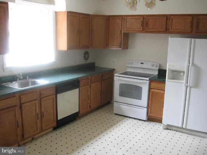 1704 Myrtle Road Silver Spring, MD 20902 - Photo 7 of 30 Kitchen