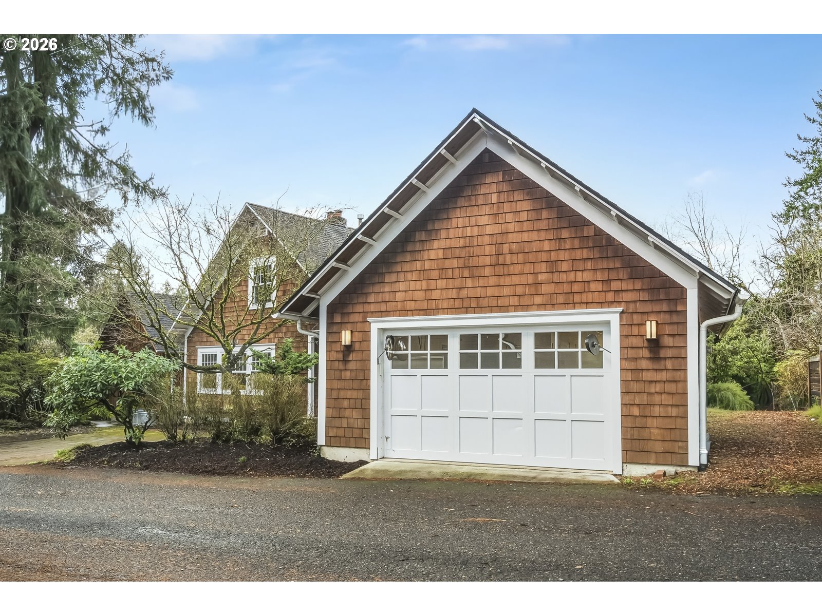 8219 Southwest 56th Avenue Portland, OR 97219 - Photo 2 of 48
