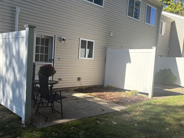 $255,000 | 31 Cortland Place, Unit 31, Ansonia, CT 06401