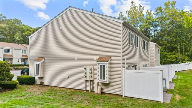 a view of backyard with a garden
