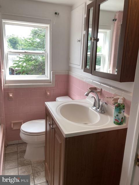2213 Amherst Road Hyattsville, MD 20783 - Photo 3 of 17 Gallery Image 3
