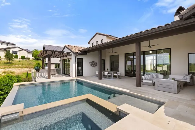 a view of a house and outdoor space