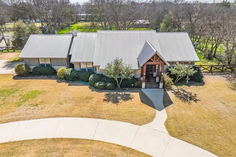 $750,000 | 1040 Sherman Drive, Cedar Hill, TX 75104